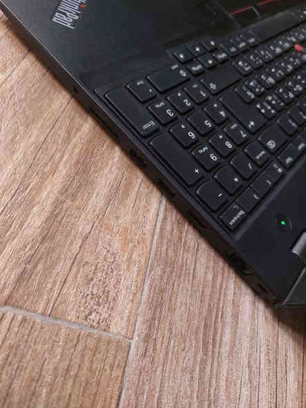 💢LENOVO T570 Ci7 جيل سابع 💢
 السعر( ٢٣٥ الف_عراقي) للتواصل***********
العنوان بغداد شارع الصناعة مجمع الرياش مكتب اليسر 
……………………
✓ المعالج Core i7 جيل السابع 
✓ ذاكرة (الرام) 8GB قابل للتطوير 
✓ التخزين( الهارد)256GB قابل للتطوير 
✓كارت شاشة متصل إنتل 4GB داخلي 
✓ مقاس شاشة 15.6انج
✓ منفذ HDMI &USB 
✓ كيبورد  عربي انكليزي
…………………………………
