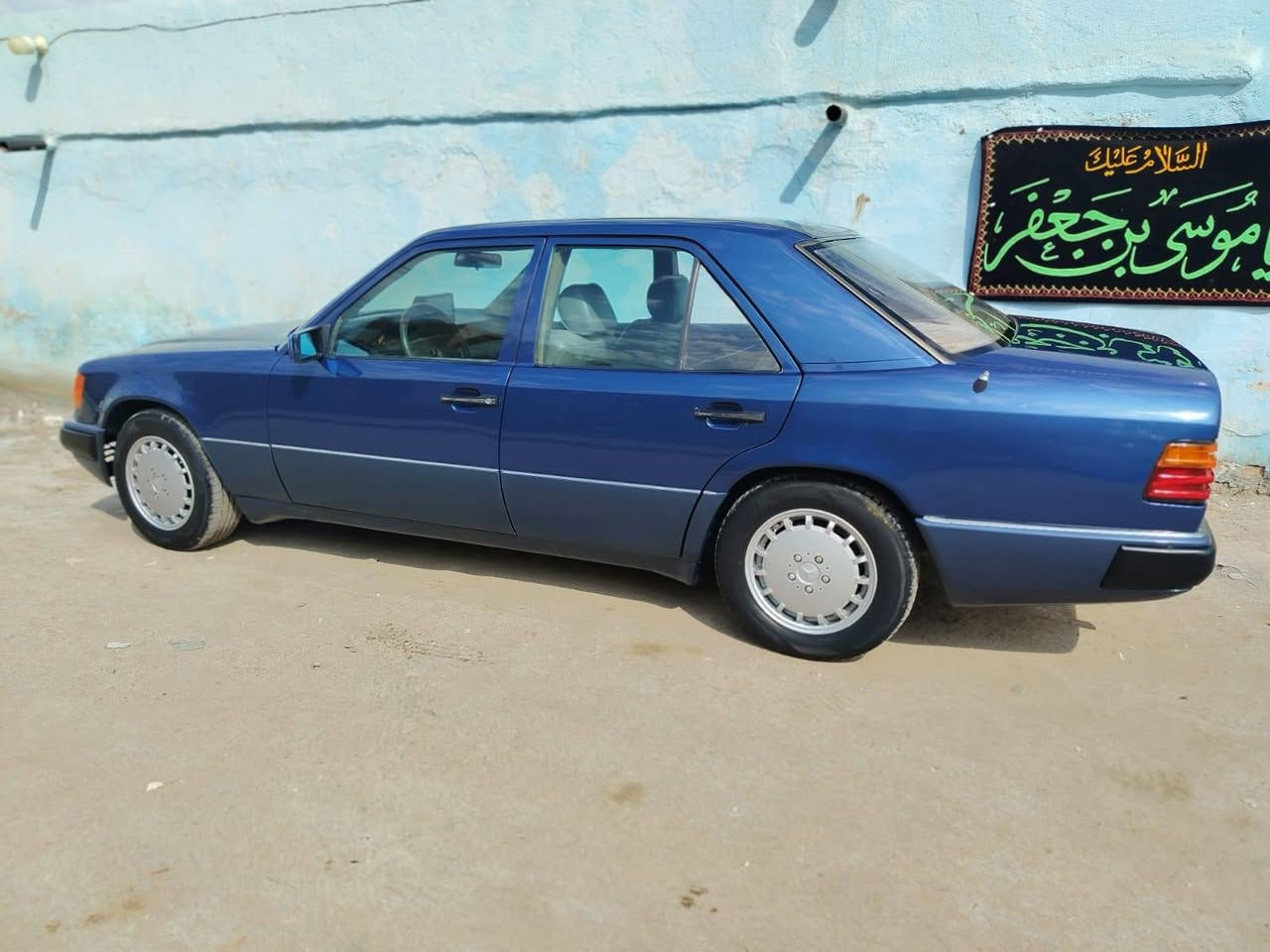 سلام عليكم...
مارسدس دب موديل 87 محدثه محوره VVT2500 مكفوله قواعده نضيفة برانكيتات نضيفة ضربه ماكو مصبوغه جماليه تبريد شغال جام أمامي كهرباء داخل جلد رقم بغداد ألماني بيع فقط بدون مراوس مكان ناصريه المركز سعرها 65 وبيها مجال
إتصال ***********
