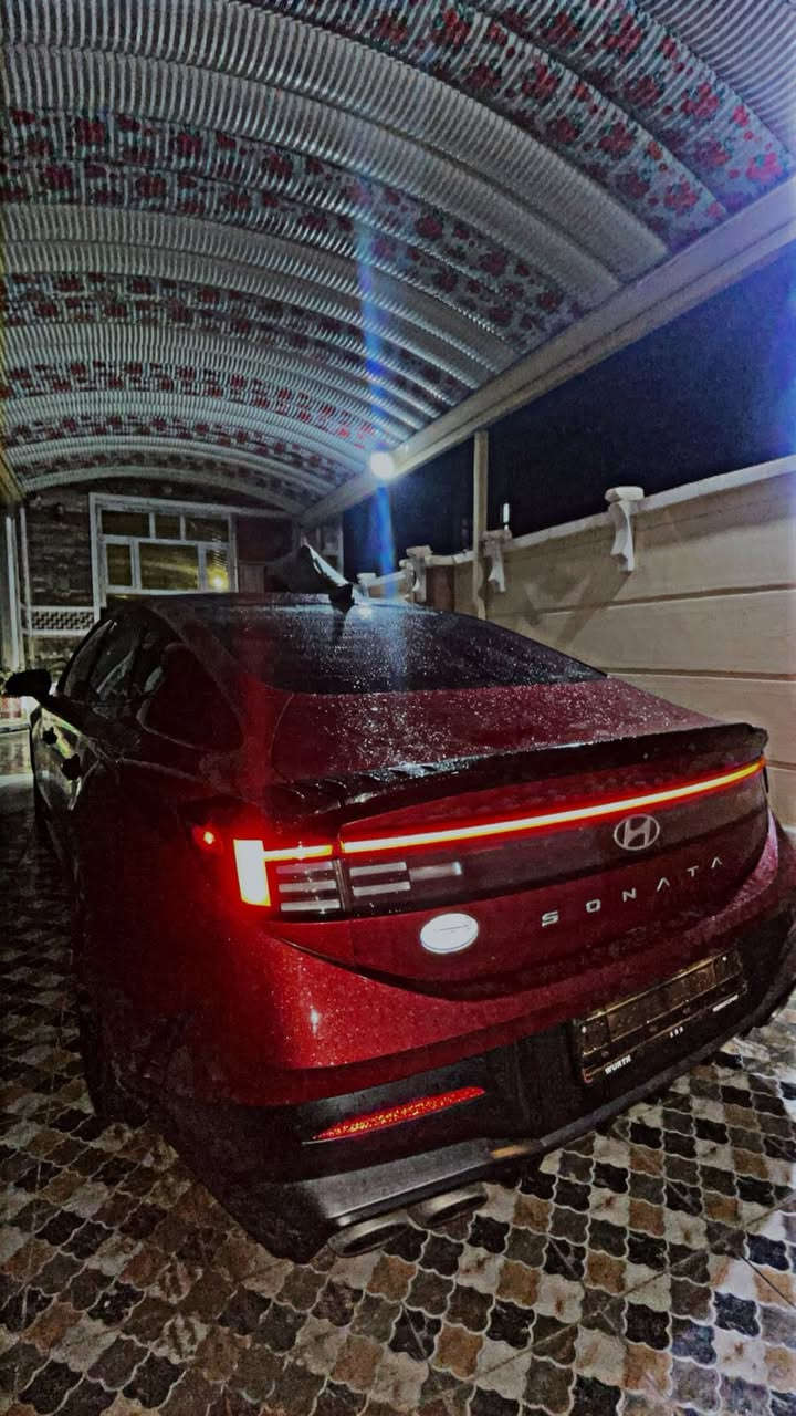 سلام عليكم سوناتا موديل ❤️2025 Nline للبيع  
سيارة بدون ايرباك دخول جديد ( كتاب شهداء)
مرقم ديالى 
حادثها جاملغ امامي او ربع الباب 
سيارة جاهزة من كلشي ومصلحة تصليح درجة اولى غراض كلة اصلي

🟥 يرهم مراوس حسب القناعة
 
————

مًواصفات السيارة فول ان لاين بعد هواي مواصفات بيهه داخل بكج كاربون فايبر من امريكا

ماشية 19

🟥 بصمة ( ابواب + صندوق ) 

🟥 تشغيل عن بعد 

🟥 شاشة جبيرة ( كار بلي + اندرويد )

🟥 واير ليس شحن 

🟥مثبت سرعة 

🟥قيادة ذاتية 

🟥تحديد مسار 

🟥 رادار امامي 

🟥رادار جانبي 

🟥رادار خلفي 

🟥كامرا دوارة ١٨٠

🟥مثبت ستيرن 

🟥سايد بريك بصمة 

🟥مودات قيادة ( نورمال - سبورت - سبورت بلاص - كوستم)

🟥كشنات تدفئة  

🟥 بانوراما 

🟥تبريد بيانو 

🟥تبريد قطعتين 

🟥لدات بلادية بالدشبول متغير الوان تتحكم بيهه بالشاشة

🟥كيجات بالعداد تظهرلك قراءة (حماوة الدهن - التيربو - العزم)

🟥كيجات دجتال تتغير ويا كل مود مثل ماموضح بالصورة
+ شفتات ستيرن 

🟥نظام سماعات BOSE اقوى انظمة سماعات

🟥جامات اوتو تنزل من البصمة

🟥اوتو هولد

🟥كشنات كنتارا حضن N

🟥محرك 2500 تيربو 

🟥لدات امامي خلفي 

🟥وبعد هواي مواصفات

مكاني ديالى بعقوبة 
***********
