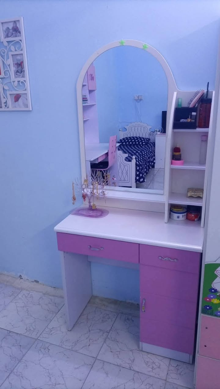 غرفه نوم تركي السعر 250الف العنوان بغداد الرقم ***********
