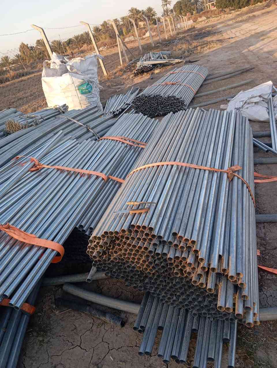 #السلام عليكم اخوان يتوفر بيوت بلاستيكيه للبيع لبناني الصنع جديد مامشتغل حديد ثقيل مغلون مع سيم ونايلون تركي  ضمان 3 سنوات
 #ويتوفر تجهيز حقول دواجن #وتجهيز المشاتل الزراعيه الطول 52 متر والعرض 9 متر للاستفسار ***********/*********** يوجد توصيل الى كافه المحافضات وكادر نصب البيوت الزراعيه وحقول الدواجن 
العنوان بابل محاويل ناحيه الامام الطريق السريع
