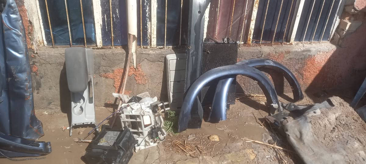 تخم بطاين 
ساعة دشبول
هلالات جاملغ
منضومة تبريدوتدفئةكامله 
مسطره جنطه
صالنصه بلاديه ناتيفيا
***********
