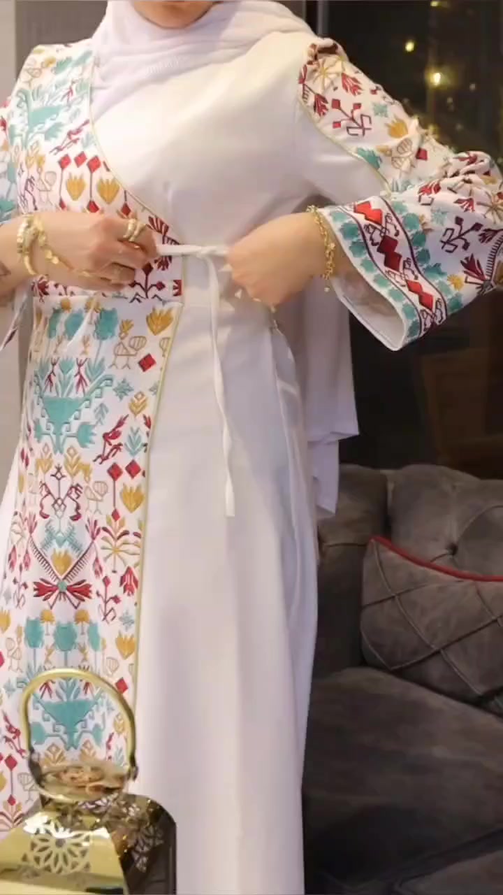 فخامه رمضانيه بأطلاله ونزاكه جميله
مخور رمضاني  😍
قماش دابل ايطالي الأصلي 
قياسات 36,38,40,42,44,46,48 
السعر 35الف


**إذا كنت صاحب هذا الإعلان وتريد حذفه لأي سبب، رجاءا أرسل رسالة إلى الدعم الفني**