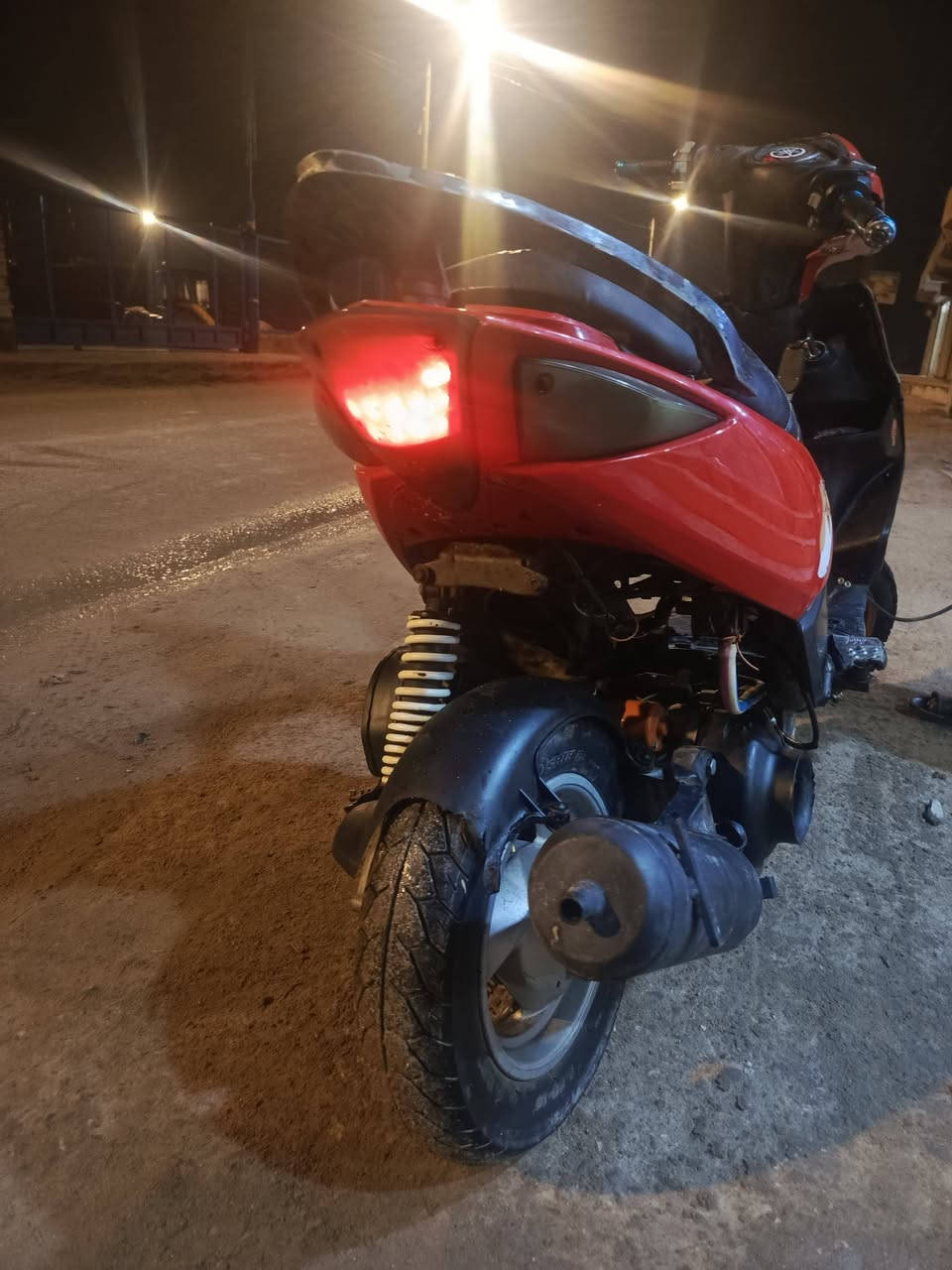 دراجه ماكس مضلع دراجه ما نغصها شي بس كفرات دراجه كامل مكمله مكينته مالت عدله السعر 325 وبيه مجال قليل حك الجه، ***********
