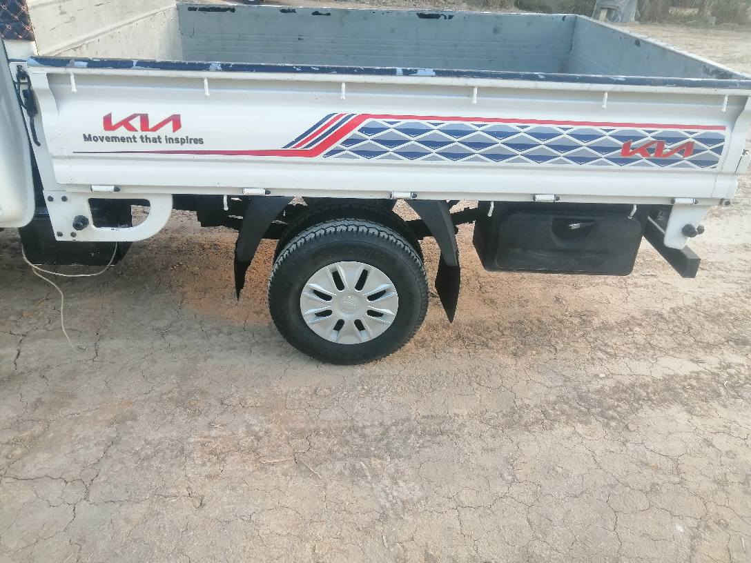 مرخصت مدير الكروب كيا حمل دبل قمارة موديل ١٣ سيارة جاهزة بسمي رقم انكليزي مداور ثاني يوم سيارة جاهزة شاصي مكفول رقم شاصي تخم تاير جديد سيارة خير من الله اتصل وبيك خير و دلل رقم الهاتف ***********
