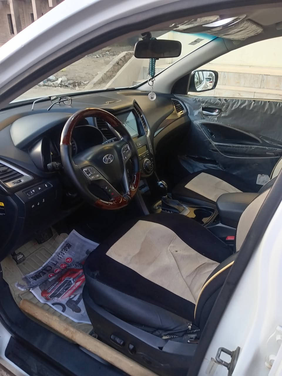 سنتافي 2016وارد أمريكي حادثه ربع بنيد فقط بدون دواخل مواصفات نص فول مكينه 2400 GDIمكينه بشرط برغي مامفتوح بيها قطعتين تبريد يدات نيكل اصلي شاشه كبيره كامره خلفيه كامره اماميه حساسات خلفيه نضام ايكو اقتصاد بانزين مانع الانزلاق مانع الانحدار تحكم ستيرن داخل اسود مكينه وكير خير من الله صدر أمامي وخلفي جديد تبريد ثلج تخم تايرات جدد كهربائيات كلهة شغاله سياره جاهزه من كل شي سياره مشروع وطني راعيه العماره السعر 150 للإستفسار ***********
