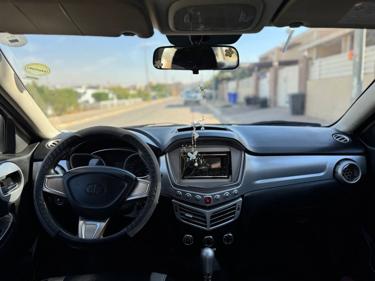 فاو اولي 2013
بي قطعه سياره نظيفه مابي عيب مال بيت و بيها دفتر بنزين سعر 65 بي مجال تواصل ***********
