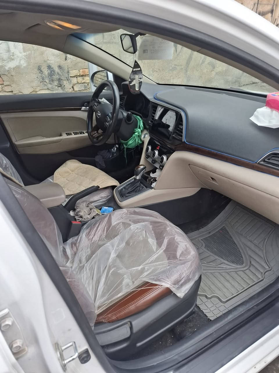 السلام عليكم هونداي النترا موديل 2020فول واحد على واحد بيها بارد بل الجاملغ الأمامي  بسيط والدوسات صبغ اثر شخوط  ماشية 81  رقم بغداد هزة ورقم جديد  والسونار داخل المنشور   163    ***********
