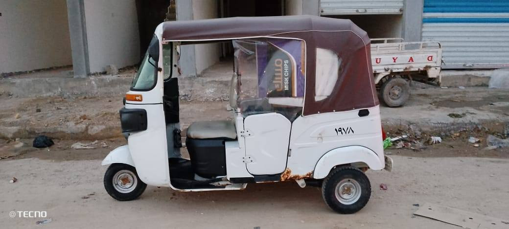 تكتك  باجاج   موديل  ٢٢ شهر ١١  رقم وسنويه مشروع وطني  بسمي  لسعر ٧٥٠٠ وبيه مجال بصيط  عنوان ذي قار الرفاعي   رقم تصال ***********  واني خادم رقم( واتساب  ***********)
