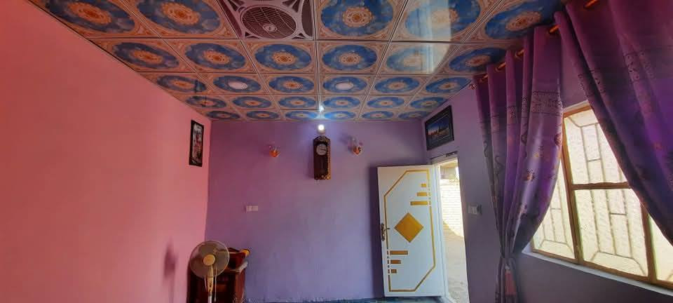 للبيع أو مراوس بيت مساحة 125 م زراعي سند 25
يحتوي على طابقين الارضي غرفتين وصالة ومطبخ واستقبال ومجموعة صحيات والطابق العلوي غرفتين..
.. 
الموقع طويريج شارع اربعين نزلة بيت عجس فرع مولدة علي صبري داخل فرع مسدود آخر بيت 
للاستفسار اكثر اتصل على الرقم  ***********
