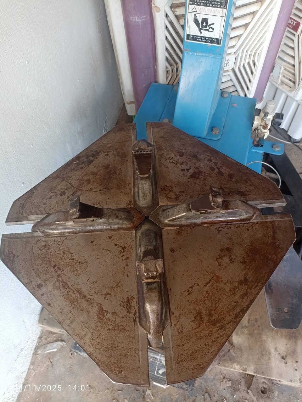 السلام عليكم/خالعه اتوسان تركي شرط الشقل مستخدمه حجم 22 للتواصل ***********
