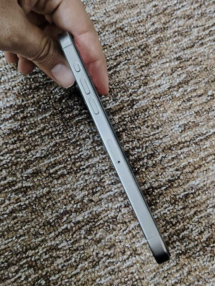 15 برو ماكس ذاكرة 256 نضيف وكالة مامفتوح ابد ومداري ومنتبهلة واحبه اكثر من جهالي 
بطارية 85 
السعر 950 عجبك حجي 100 هلا بيك 
واذا غالي عليك بخدمتك اني تشلع عيوني ببلاش

***********
