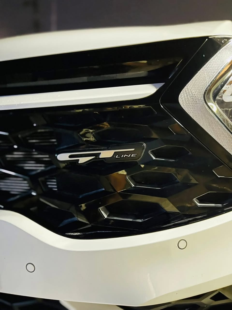 للبيع
سبورتج 2024 GT لاين فول مواصفات للأخير 

(جيتي لاين )فول 1/1
 
ماشية 40 الف 
- وارد خليجي 
- رقم بغداد ‎الجديد 
‏‎ - بانوراما 
‏‎ - سعة المحرك 2.0L
-‏‎ مرتبط بناقل حركة أوتو 6 نمر
‏‎ - عدد AIR BAG6
‏‎ - حساسات أمامية 
‏‎ - حساسات خلفية
‏‎ - لايت زينون + LED
‏‎ - شاشة ديجيتال  متصل كامل 
- كشافات 
‏‎ - بك لايت LED
‏‎ - ويل كب 19
‏‎ - قبضات أبواب من الألمنيوم
-‏‎ اريل نفكيشن
-‏‎ تشغيل عن بعد 
‏‎ -فتح الصندوق كهرباء ذكي 
‏-‎ دشبول شاشة 
‏‎ - شاشة ابل كار بلي واندرويد اتو
‏‎- كاميرا دوارة
‏‎ - المقاعد جلد اسود 
‏‎ - تدفئة المقود والكشنات الأمامية + تبريد الكشنات الامامية
‏‎ - مثبت السرعة Cruise 
- الأوامر الصوتية
‏‎- أوضاع القيادة  Drive Mode
‏‎ - فحص أنظمة السيارة 
‏‎ - حساسات ضغط اطارات 
‏‎ - شفتات مقود
‏‎- تبريد شاشة
‏‎ - هاند بريك بصمة 
‏‎‏- ABS 
‏‎‏ - Auto Hold    أوتو هولد
‏‎‏- ISO Fex        ايزو فكس
‏‎- نظام مانع الانزلاق
‏‎- نظام نزول المنحدرات 
‏‎- اشارة في المرايا الجانبية
‏‎- مخرج منفذ الطاقة 
‏‎‏- حساسات كامله داير السياره 
شاحن هاتف لاسلكي
ملاحظة/ السيارة مكفولة كفالة عامة من كلشي 
استفسار ***********

السعر 255 وبيها مجال للطيبين
