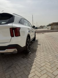 سورنتو خليجي موديل ٢٥ فول مواصفات  مكينه ٢٥٠٠ بصمه  بنوراما  جنطه كهرب...