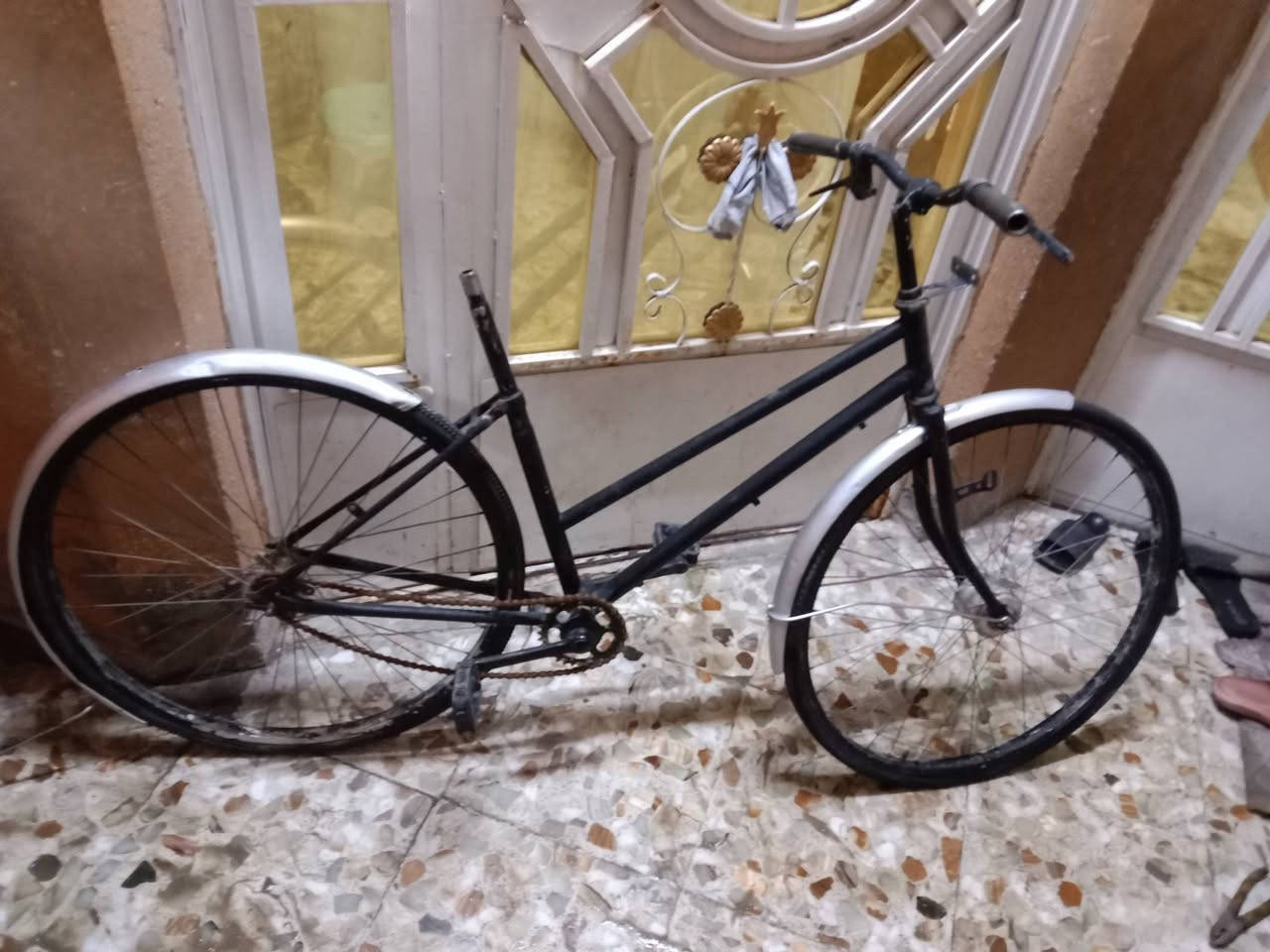 السلام عليكم بايسكل البيع سعر ١٥.  ماكاني بغداد ***********
