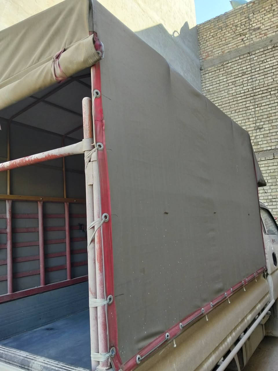 جادر كامل مع الاقواس للبيع ملاحظه الاقواس زاويه يعني مو لحيم 
السعر 350 قفل
رقمي ***********
