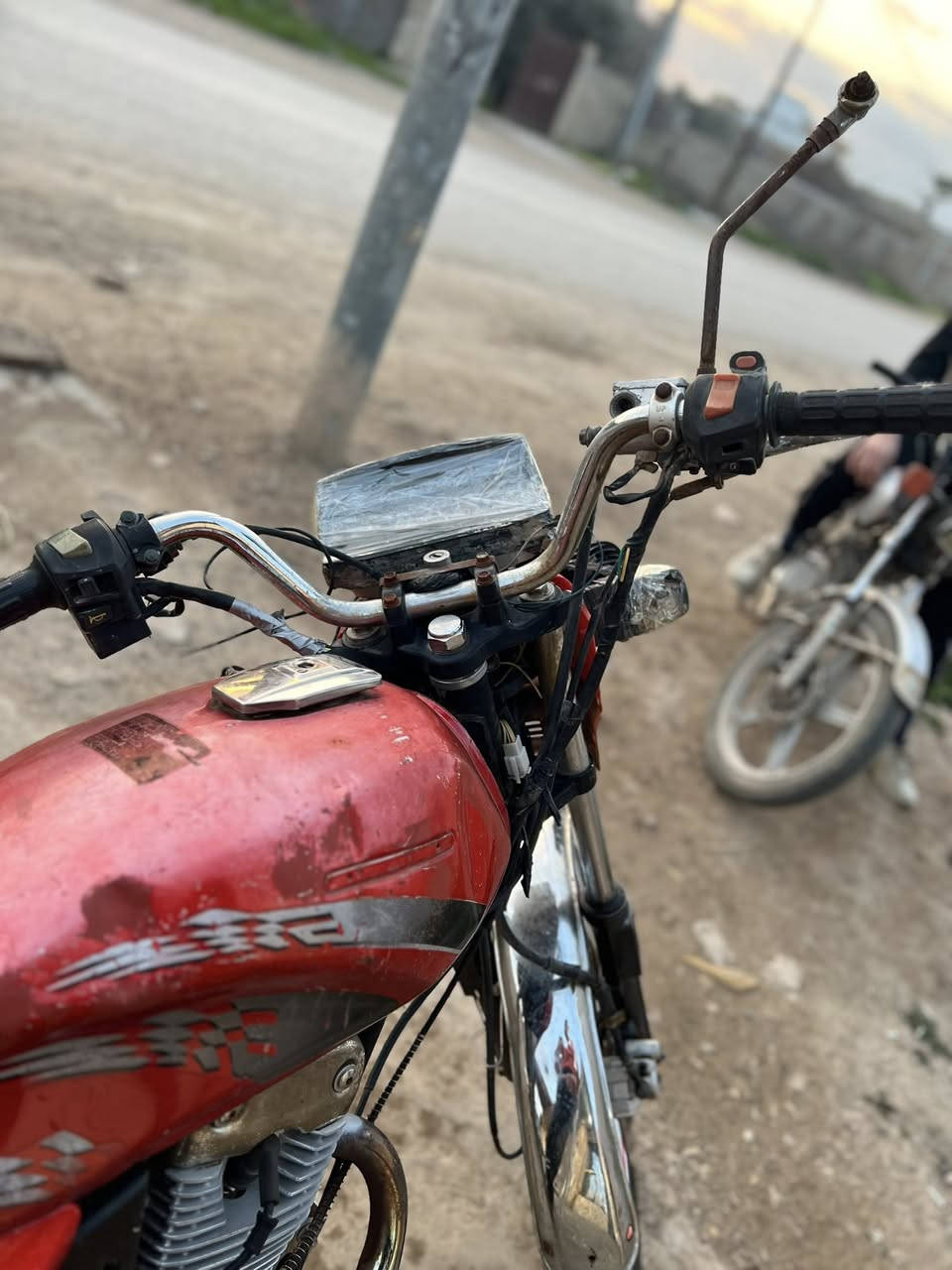 موطور للبيع مكفول من كلشي شغال فول اتصل رقم ***********
