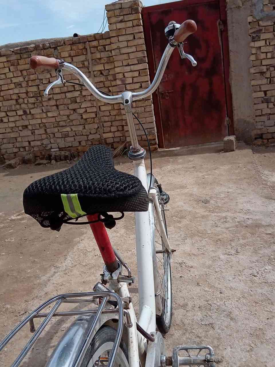 السلام عليكم باسكل للبيع حجم 26 ستيرن قفل وفتح فول مواصفات حساس قفل خارجي ديلمه موديل 2024 يعني جديد باسكل فول الفول المكان الديوانيه ال بدير الاستفسار على الواتساب فقط لاستقبال شخص على الماسنجر رقم الهاتف ***********
