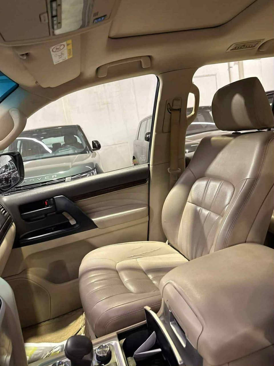 لاندكروز خليجي
موديل 2020 لون اسود 
محرك 4600 8 سلندر شركات 
جلد لوان بيجي 
ماشي 113الف 
بيه صبغ جاملغ امامي يمنه 
وباقي مكفوله
مكان سياره نفق الشرطه 
‭0781 355 5455
