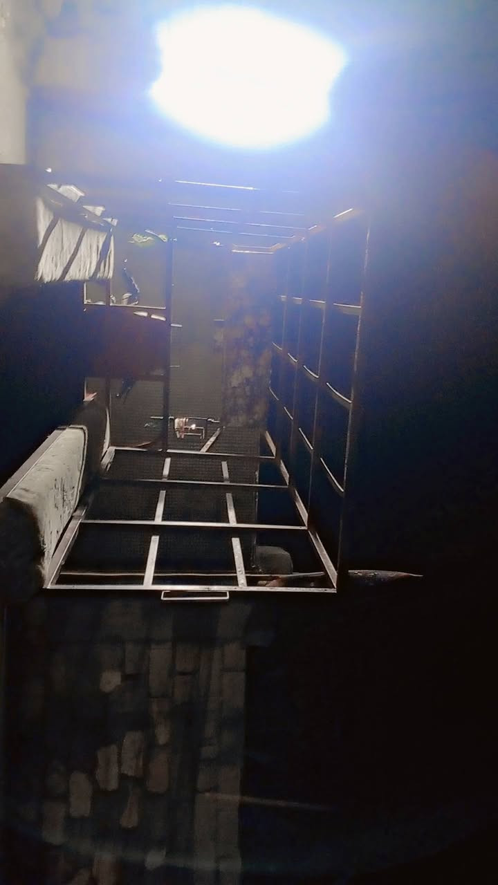 عمي سلام عليكم محجر   مال ستوته نظيف حيل كامل بس نقص الجادراو اتصل أو بيك خير أو تدلل هاذا رقمي ***********
