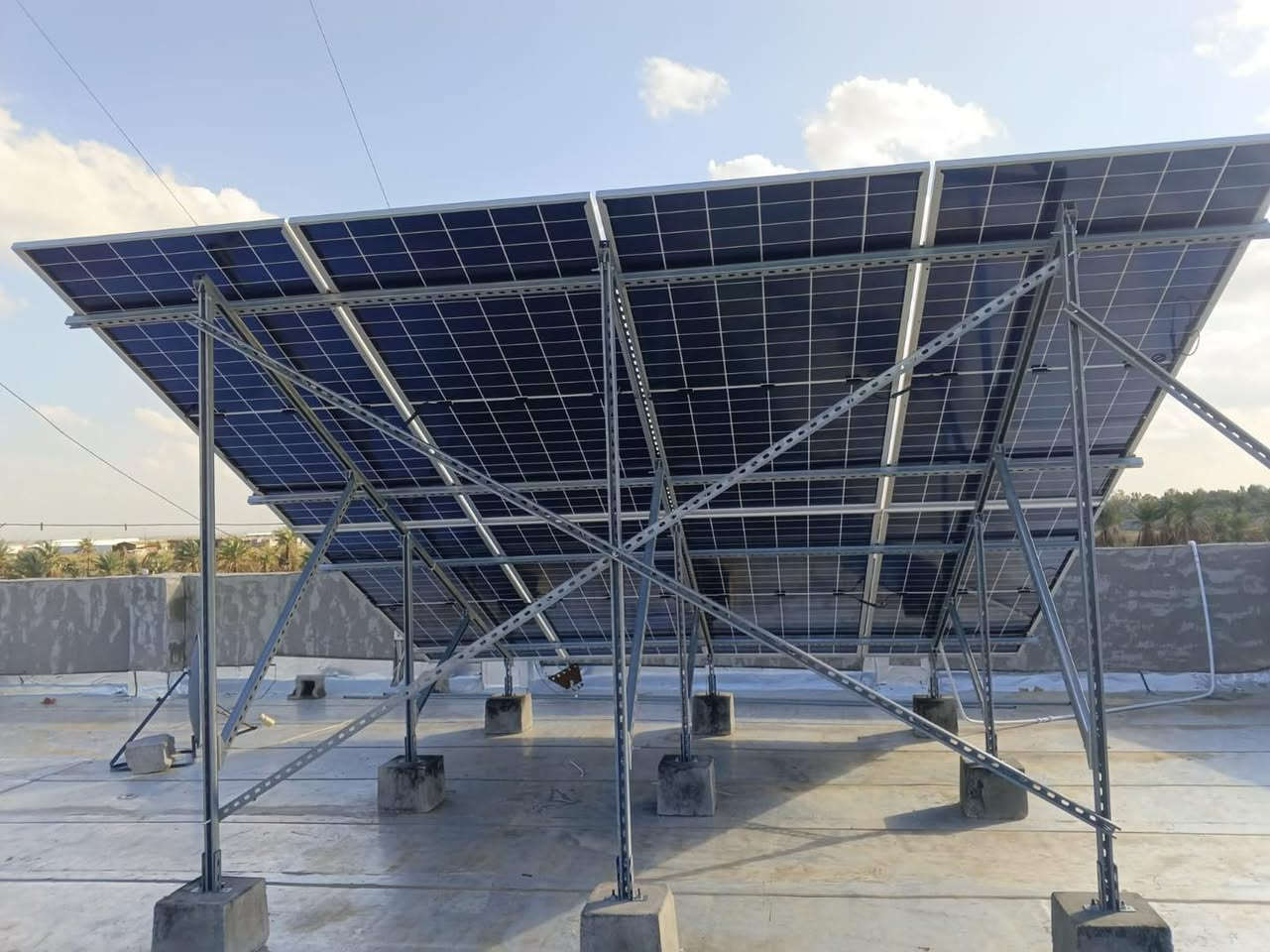 ☀️ المنظومة رقم (14).. إنجاز جديد لثقة تتجدد في ديالى ✅
  منطقة الحويش بفضل الله وتوفيقه، أتم مكتب "شموس ديالى" نصب وتشغيل منظومة طاقة شمسية متكاملة، لضمان كهرباء مستمرة وراحة بال تامة.
⚡ قدرة المنظومة التشغيلية:
• سحب نهاري: 10 أمبير (طاقة مجانية ومباشرة من الشمس).
• سحب ليلي: 8 أمبير (تغطية مستمرة لمدة 4 ساعات).
🛠️ المواصفات الفنية (أفضل الماركات العالمية):
• الألواح: 8 ألواح من شركة LONGI العالمية بقدرة 615 واط (كفاءة عالية وعمر طويل).
• الإنفيرتر: جهاز ذكي بقدرة 6 كيلو واط من شركة Deye العالمية (الأكثر طلباً).
• البطارية: بطارية ليثيوم عالمية سعة 10 كيلو واط (أمان فائق وتشغيل مستقر).
💰 خيارات الدفع والتقسيط:
نوفر لكم مرونة تامة لتناسب الجميع:
✅ نقداً
✅ بالتقسيط المريح (عن طريق المبادرة) – إجراءات ميسرة وسهولة في السداد.
📍 الموقع: ديالى – الحويش
📞 للاستفسار والحجز، اتصل بنا على: ***********
مكتب شموس ديالى للطاقة الشمسية
نُضيء دارك.. ونوفر أموالك 💡
