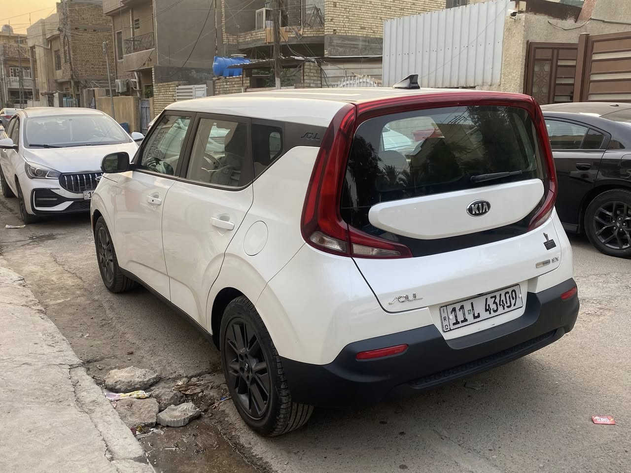 كيا صول 20 فول 1/1 بغداد محرك 2000 دوش كير مكينه شواصي لغود مكفوله حادث بسيط فقط جاملغ ايمن ومبدل نفس اللون السعر 155 
*********** مكاني بغداد البياع بأسمي سياره جديده ماشيه 48
