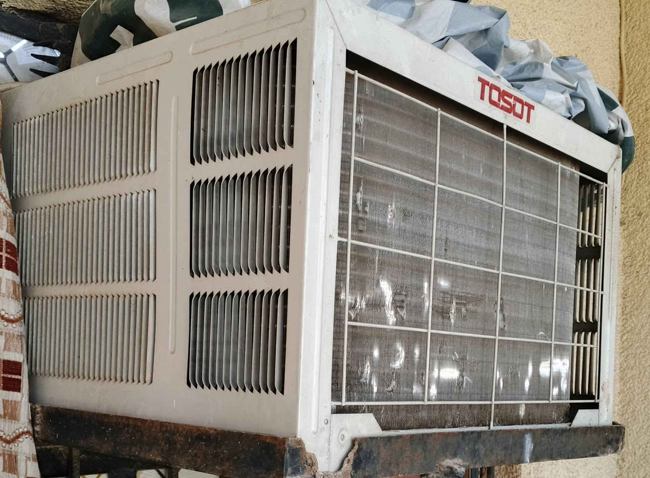 السلام عليكم ورحمة الله وبركاته
مكيف TOSOT شغال للبيع مكيف نضيف جداً 
للاستفسار ***********
