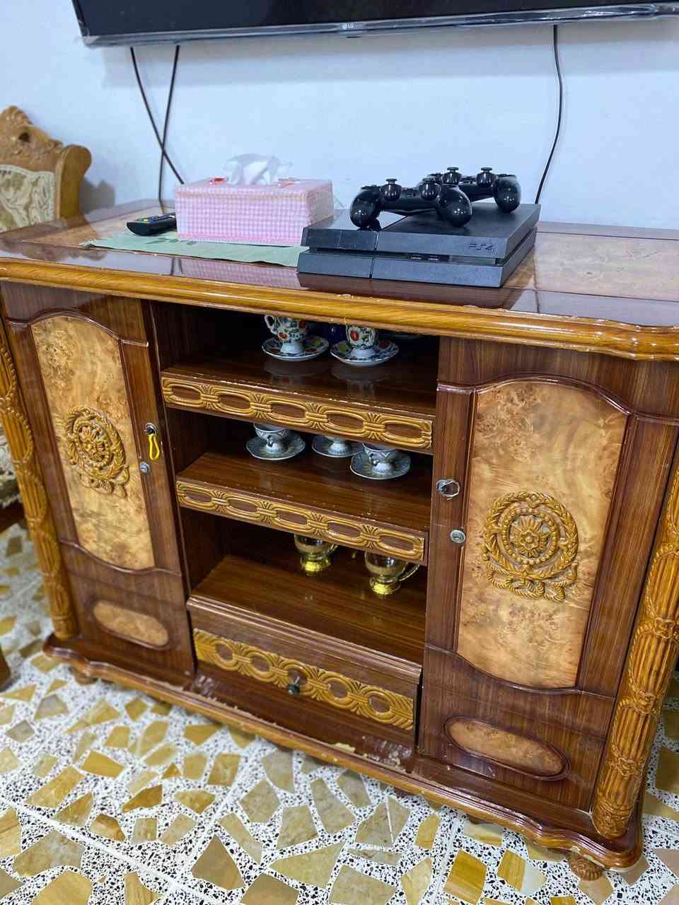 مكلف بالنشر اثاث منزلي كلش نظيف للبيع
كنتور خشب ٤ بوب وب ١٧٥ وبي مجال
هذا التخم حطاطه بمليون و ٦٠٠ وبي مجال
ميز خشب زان ويا ٥ كراسي ب ٣٠٠ وبي مجال
ميز تلفزيون ب ٣٠ وبي مجال
للإستفسار الاتصال على الرقم ***********
