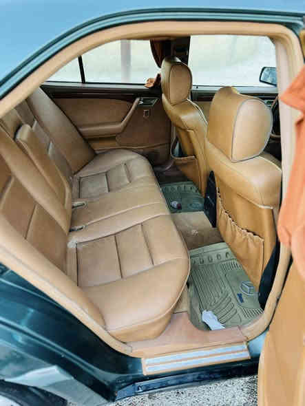 السلام عليكم مارسيدس نحله 180c مكفوله من الصبغ وكلشي مكينه جديده داخل عسلي سياره باسمنه مشروع وطني رقم انكليزي السياره جاهزه كل نقص مابيها تجي وتشوف السعر 75
للاستفسار *********** موديل 93
