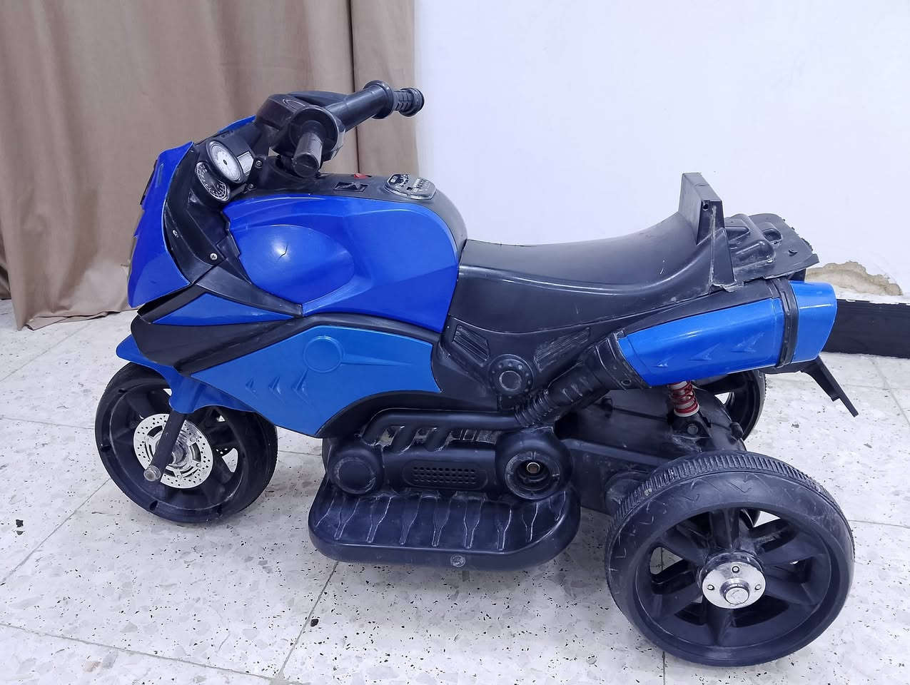 للبيع 
عاطله ابيعه هل موجود
قفله 20
بغداد


**إذا كنت صاحب هذا الإعلان وتريد حذفه لأي سبب، رجاءا أرسل رسالة إلى الدعم الفني**