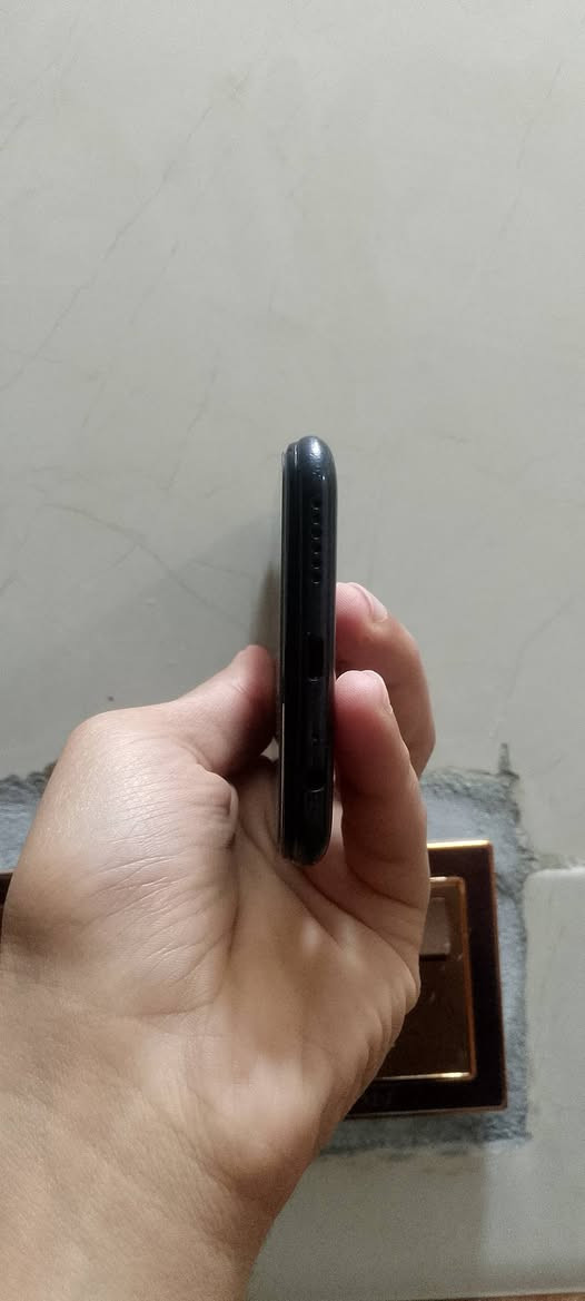 للبيع الموبايل الجهاز نضيف كلة شغال بس بي فطر بل شاشة ومامثر علية المس تكنو Infinix HOT 10 السعر 100 آلاف وبي مجال قليل اني متوازي علية بيعتة اني مكاني بغداد حي ور منطقة سمهة حي الكوفة ليشتري يجيني خاص علية الواتساب ***********
