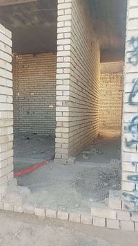 للبيع هيكل 50 متر 5×10 في منطقة السريدات القديمة  مجاور للركن الشارع ا...