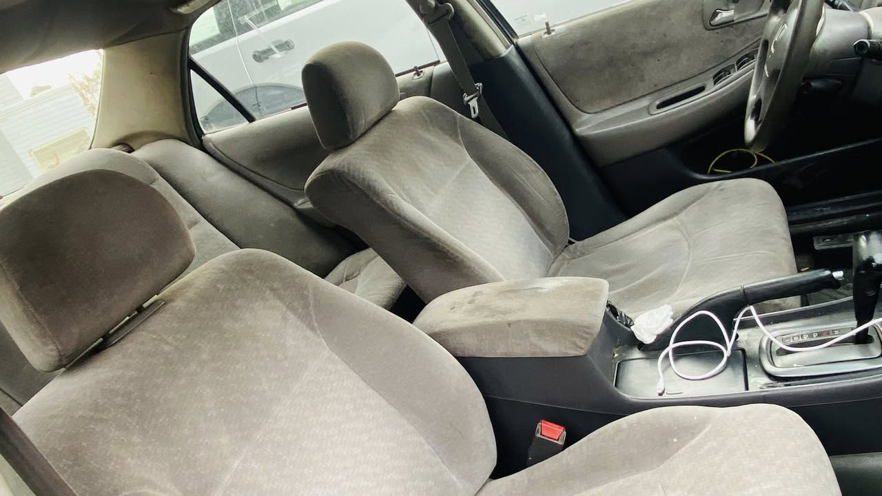 هونداي اكورد 2001.  
سياره جاهزه  ما بيهه نقص   بيع او مراوس ***********
