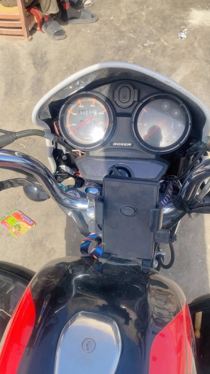 سلام عليكم بوكسر جبلي
موديل ٢١ 
نضيفه وخير من الله 
تجي اجيب فيتر وتفحص 
دراجه مرقم سنويه باسمي مشروع وطني 
وين ما يعجبك حول 
السعر مليونين 
العنوان بغداد البلديات 
الرقم ***********
الرقم ***********
