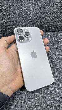 ايفون 15 pro max لون تيتانيوم 256 ذاكرة بطارية 89 نظافة فول مكفول لا ف...