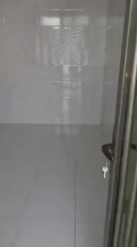السلام عليكم بيت للايجار سته كيلو مجمع اليرموك 400الف ***********
