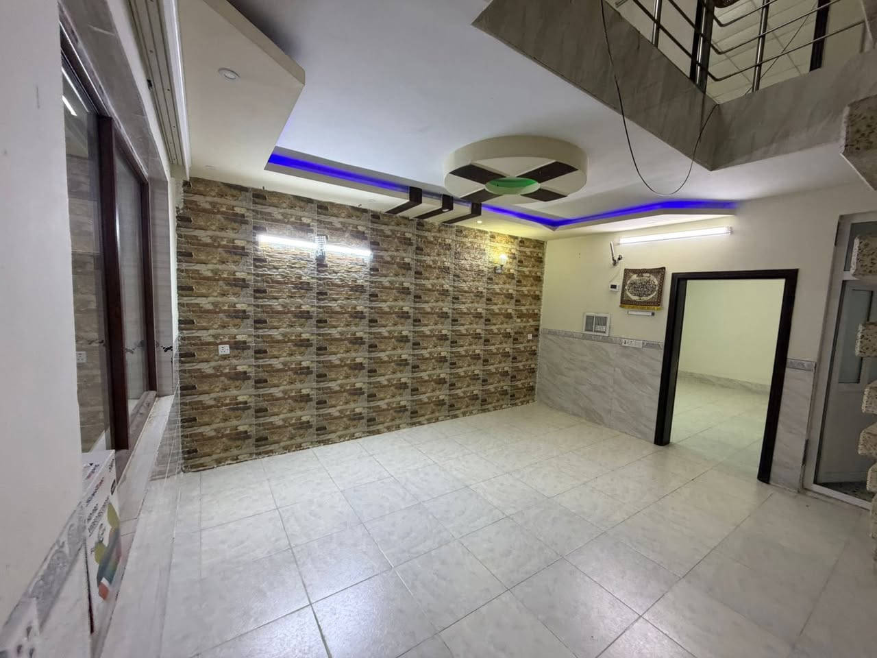 دار للاجار فرمان بران قاطع أمر لواء  طابقين بي سبلت وكاونتر
سعر الاجار 450 الف

***********
***********
***********
