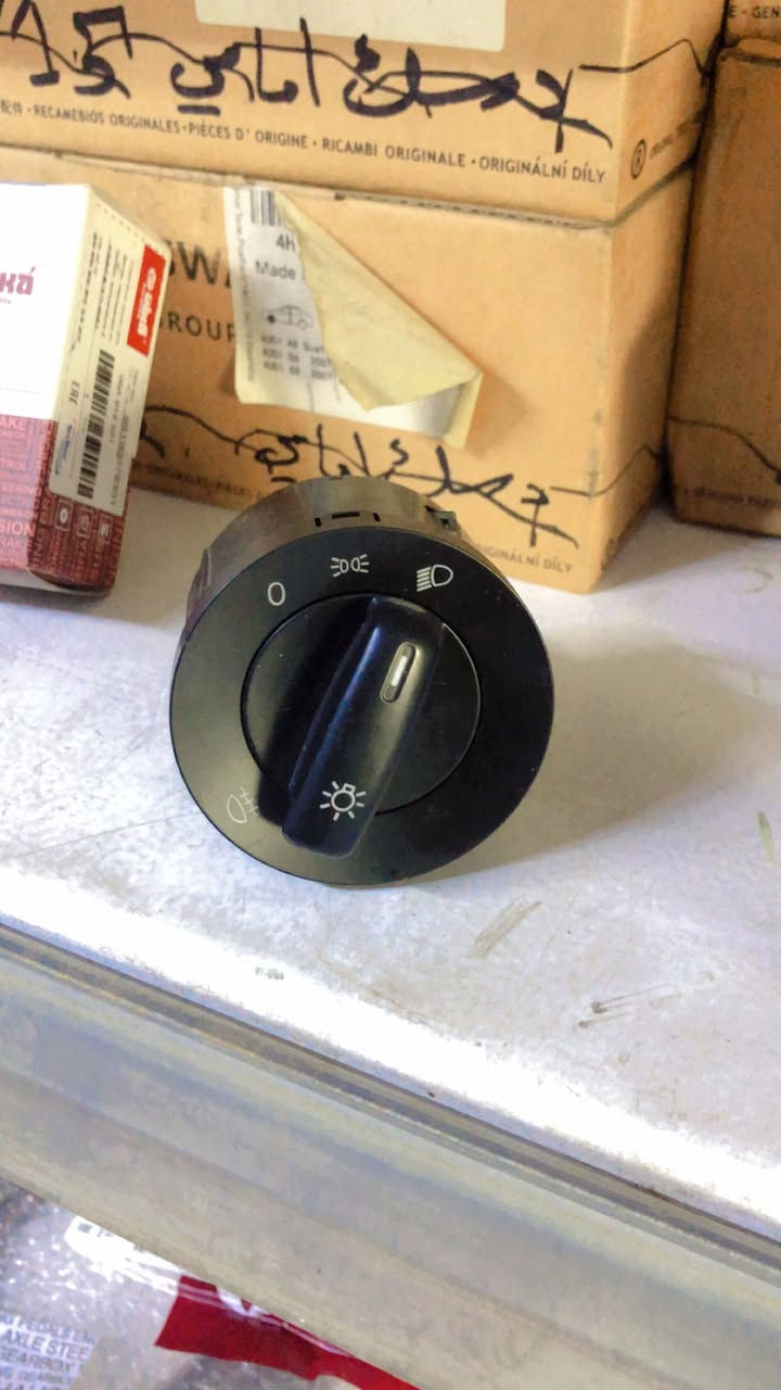 اجاوب اتصال او وتساب فقط خدمه رسايل البيج بيها مشكله

 ☎️***********

قطع غيار مستخدم وجديد

راسلني وات ساب  ☎️متوفر من ساعه 5 ونص  🌞الصبح حتى ال 9 ليلا 🌚

متوفر جميع ادوات وقطع غيار جيتا باسات طوارق تيكوان اطلس بيتل 🚗🚙🏎️🚘🚖

Q7  Q5 A6 A4 

جميع الفلاتر شوته تبريد دهن 

دهن كاسترو اصلي 💯

صيانه كامله لجميع السيارات 🪛👷‍♂️🏭

بااحدث الادوات وبرمجه  للسياره تعاريف تحديث لنضام السياره 💻

📍  (العنوان / بغداد/ شارع النضال/ مقابل باب دخول محطه وقود البتاويين)

للاستفسار ☎️(***********) :مصطفى

وتوجد خدمه توصيل لجميع محافظات العراق مجانًا
