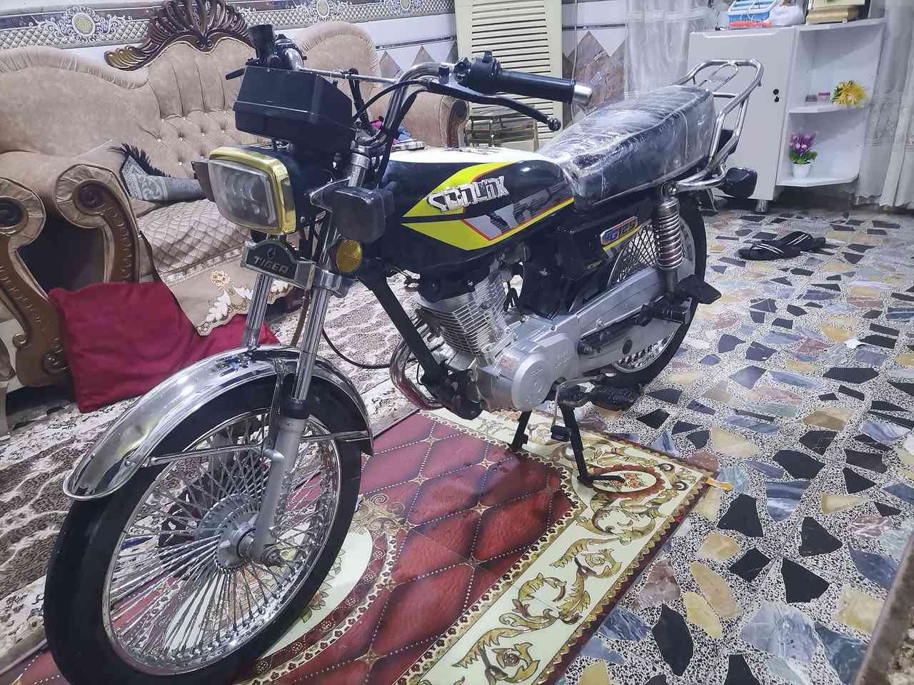 السلام عليكم اربعه كير تايكر مديل 23 مرونيه. مكينه مكفوله سعر  600 بيهه مجال سوده مديل 23 مكينه بل جيس مكفول سعر 575 بيهه مجال. الكوت حي الجهاد. شراي يخابر بيه خير ويدلل ***********////***********
