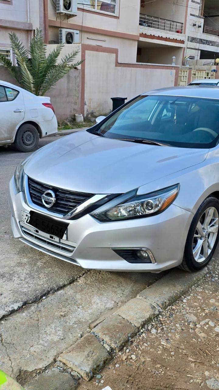 Nissan Altima 2018
بەسمە
شاشە وکامیرە
سەنەوی ڕەقەمی نوێیە
گێڕ ومەکینە وتەبرید بەشەرت
دووپارچەی سبوغە
بێ ژۆرێ 
118 وەرەقە و مەجال
*********** أربيل, العراق
