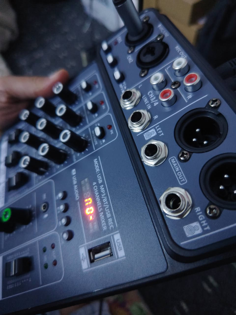 مكسر 3 قنوات و بلوتوث جديد غير مستخدم للبيع السعر 45


**إذا كنت صاحب هذا الإعلان وتريد حذفه لأي سبب، رجاءا أرسل رسالة إلى الدعم الفني**