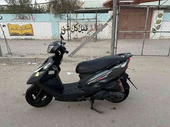 السلام عليكم ماكس ثعلب لون مميز بطريقيه للبيع دراجه بلاديه مكينه كابريتر سلف كله على وضع الشركه كلها مختمه ختم واحد ناعمه سلف هندر كيلو متر طوافه كله شغال شاد سكن ثلجي رماش اشاير عالي ناصي حمدلله بلاديه عده البلاده موجوده بيها و سويج الاحتياط قفل جنطه قفل ستيرن بركاتها مضبوطه تايرات جدد شلعه و معدل فول مسوي الها ادامه  لا تراسلني و تكلي شبيها نقص 😅كل التفاصيل يمكم اسف على الاطاله السعر 650 و بيها مجال مكاني بغداد الحريه ***********
