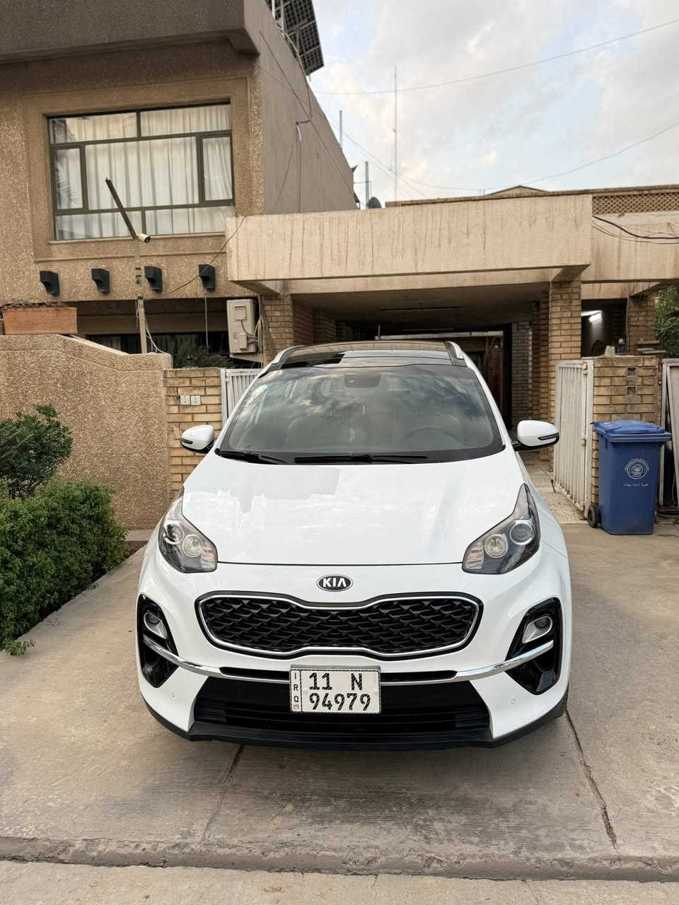 السلام عليكم للبيع سبورتج 2020 ماشيه 39000الف كيلو حقيقي لون ابيض داخل بيجي سياره بنروما بصمه كشنات كهرباء  شاشه كامره خلفيه رقم بغداد رقم وهزه جديده اب اسمي سياره مكفوله من صبغ وتبديل 
‎مكانه بغداد المنصور
***********
