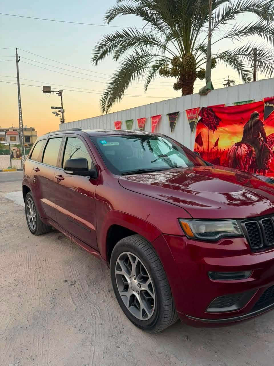 🚙 للبيع جيب شيروكي Limited X موديل 2020 - وارد أمريكي
* 📍الممشى: 135 ألف كم
* ⛽️ 6 سلندر
* 🎨 اللون: ماروني
* 💰 السعر: 21 ألف دولار

السيارة بيها ضرر جاملغ وبنيد، وبيها رصعات وأضرار حالوب، وكلشي مذكور بكل أمانة حتى المشتري يعرف وضعها.

الجاد فقط يتواصل، والسعر قابل للنقاش بالحدود المعقولة بعد المعاينة.
مكاني بغداد البلديات او زيونه 
***********
