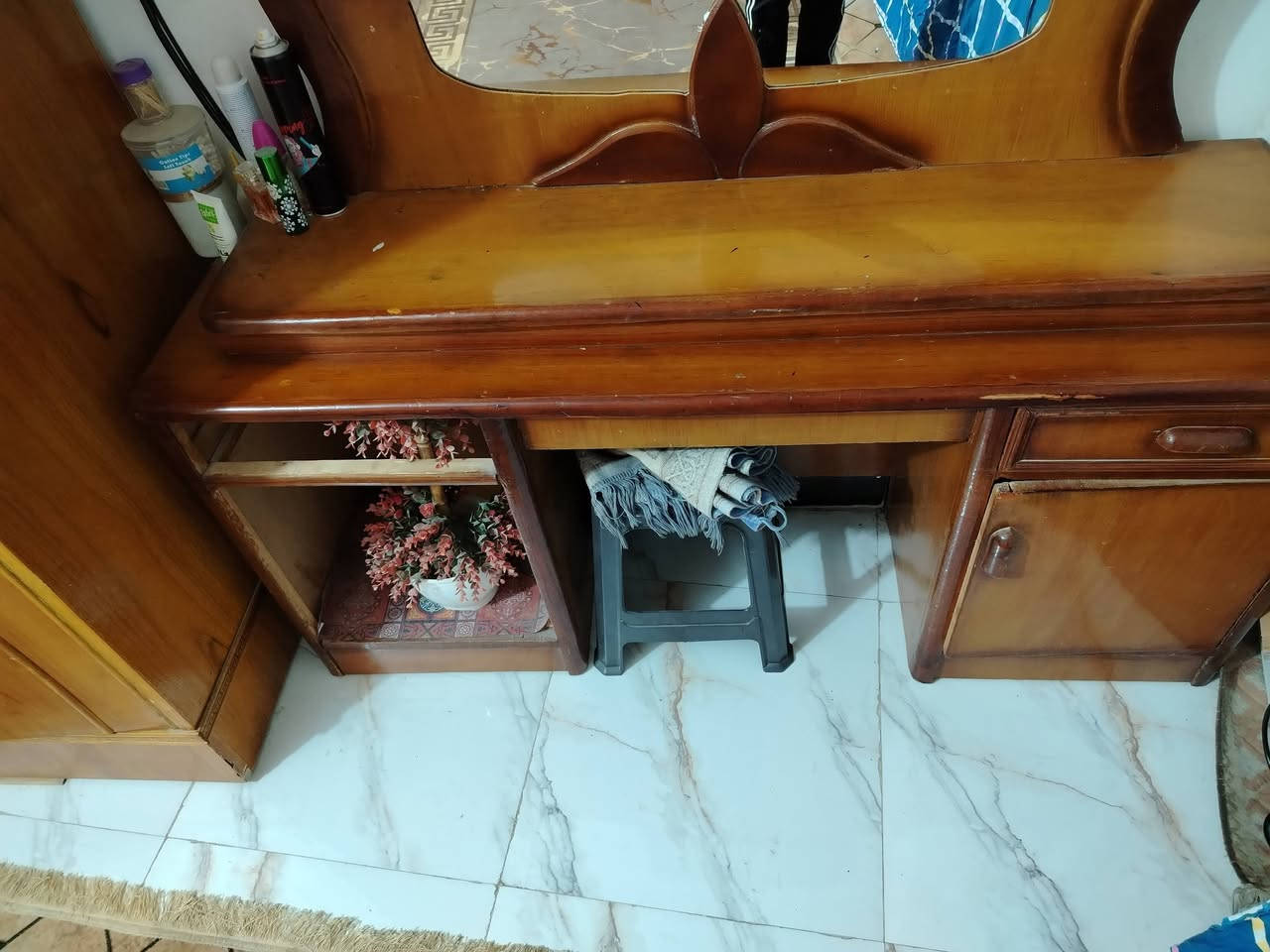 ميز مرايه للبيع السعر 60وبي مجال بصيط نقص 
بس باب وجراره المكان حله ابو خستاوي شارع100


**إذا كنت صاحب هذا الإعلان وتريد حذفه لأي سبب، رجاءا أرسل رسالة إلى الدعم الفني**