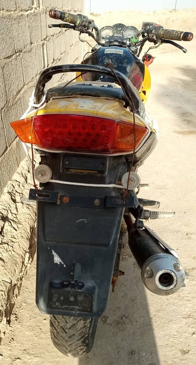 السلام عليكم
دراجه بانده للبيع موديل 15شغاله محرك ناعم تايرات كهربائيات شغاله اوراق سكنر شوفت عينك مثل الصوره 
المكان الديوانيه ال بدير ***********
