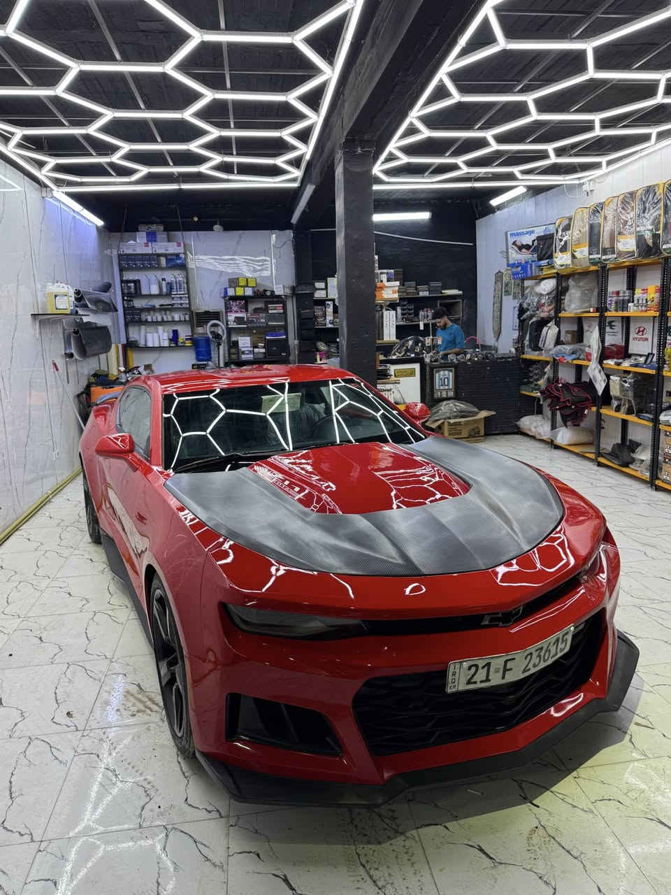 سلام عليكم 🫡
كمارو موديل 2016 
كت Zl1 
محرك 6 سلندر 
كراسي كهرباء 
تحكمات ستيرن 
شاشه اعطال 
تدفئه تبريد 
دعاميه و بونيد و مازدات zl1
صدر أمامي خلفي جديد
باتري جديد 
ويل حجم 20 
شفتات سرعه 
رقم سليمانيه الدولي 
للاستفسار عن باقي التفاصيل 
***********📞
