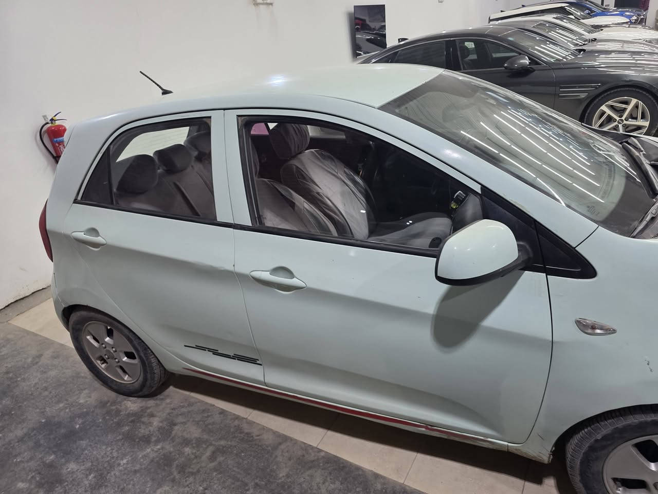 بيكانتو ٢٠١٣ رقم بابل 
وارد كوري 
بيها صبغ باماكن متفرقة ابيع حزام 
٣ سلندر 
المحرك مكفول عدا مبدل بي واشر قبق ولفات 
و الكير مكفول و مبدل فلتر و هايدروليك صيانة جديدة 
تحويل مباشر 

سيارة مال تعليم سياقة 

المواصفات 
تحكم جهتين 
حساسات 
كامرة دوارة 
بصمة 
شاشة ايباد 
كشنات تدفئة 
مانع انزلاق 
(داش كام ) 
كشافات 
جام كهرباء 
تغليف كشنات جديد 
تخم تاير و حدادية 
السعر ٧٠ ورقة و بيها مجال 
المكان حلة شارع ٦٠ 
التواصل على الواتساب فقط ***********
