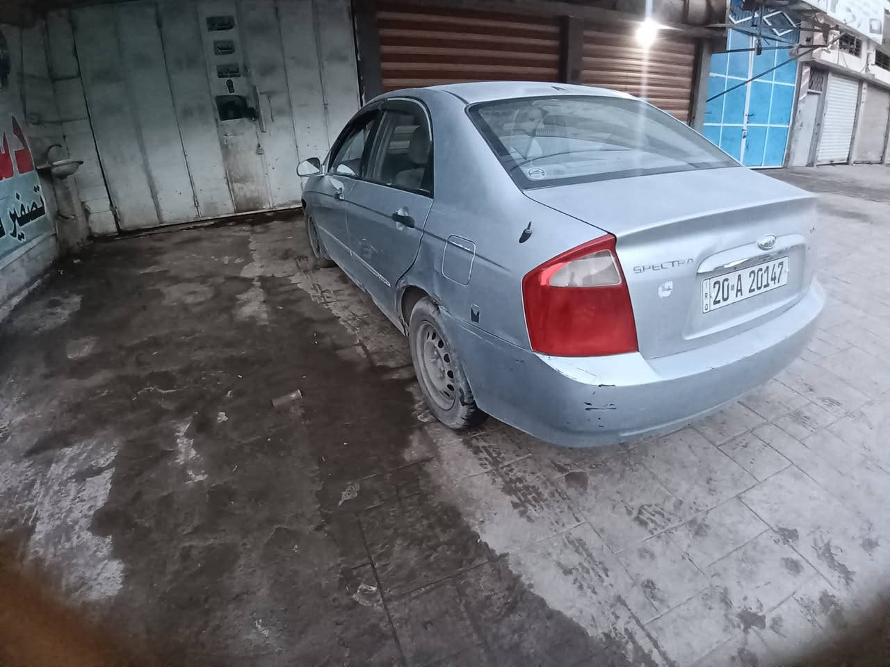 السلام عليكم ورحمة الله وبركاته للبيع سيارة نوع كيا سبكترا ٢٠٠٦ وارد محرك ٢٠٠٠ كير اوتوماتيك جام كهرباء ٤شغال مرايات كهرباء سنتر لوك ريمونت داخل نظيف كير محرك شرط الفحص رقم دولي الجديد سنوية جديدة رايدهة ٦٥. *********** مكان السيارة بغداد
