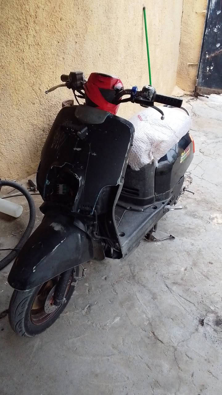 البيع بوليس كابريتر كامله يرادلها بجم امامي وبس سعر 250 مكاني زعفراني شراي يتفضل خاص***********
